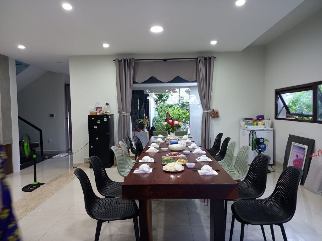 tiec lien hoan quan son tra