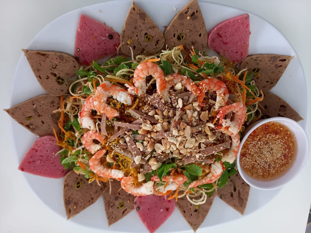 goi hoa chuoi tom thit