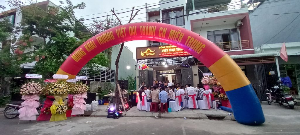 tiec khai truong van phong