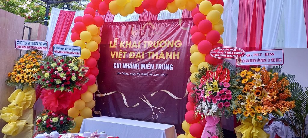 tiec khai truong van phong4